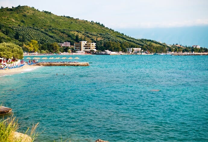 Trasferirsi ad Orikum in Albania