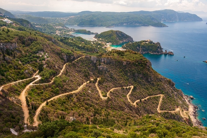 come trasferirsi a Corfu